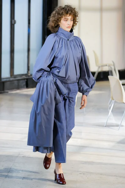 Look 16
